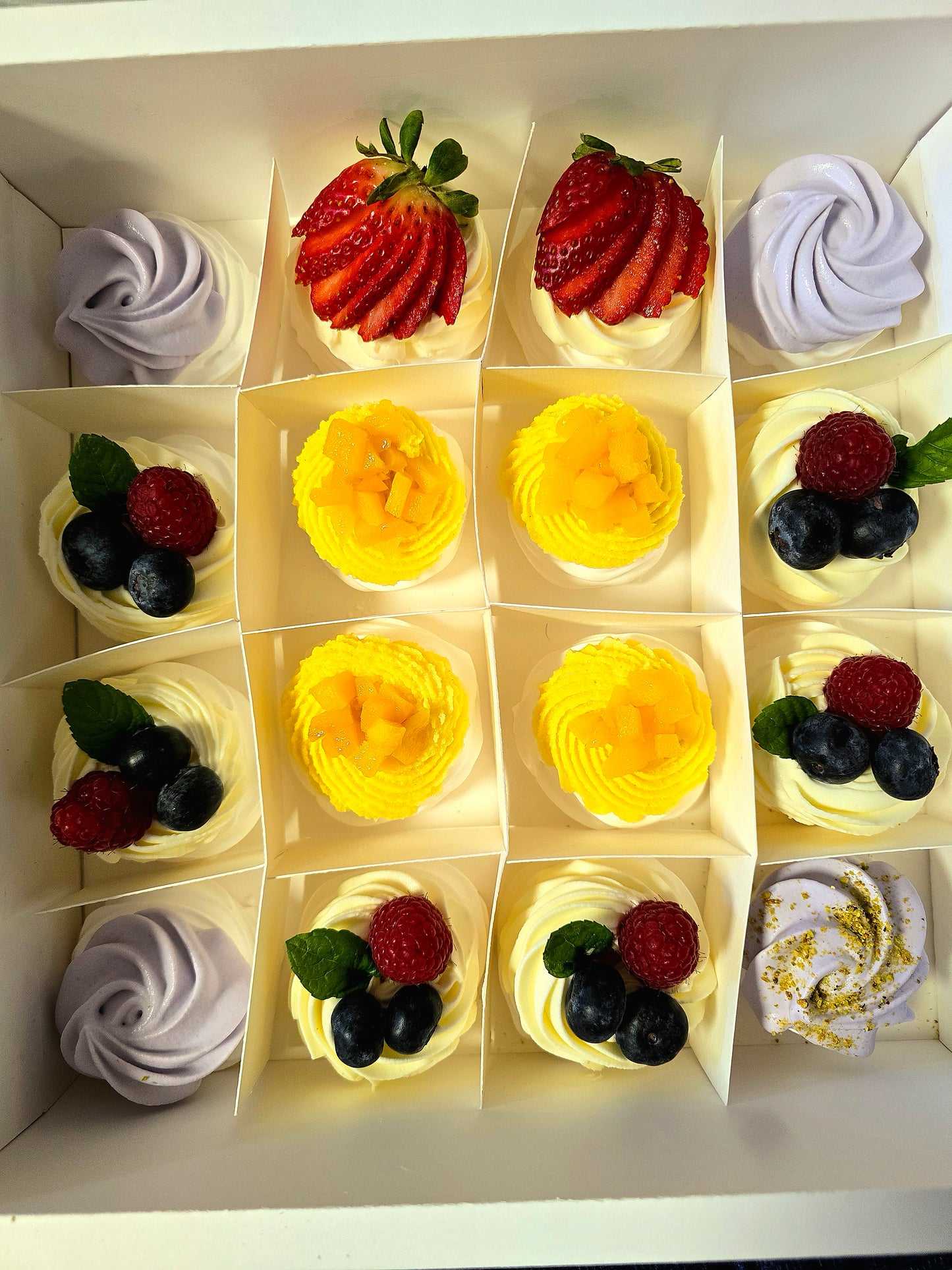 Mini Pavlovas (Best Seller)