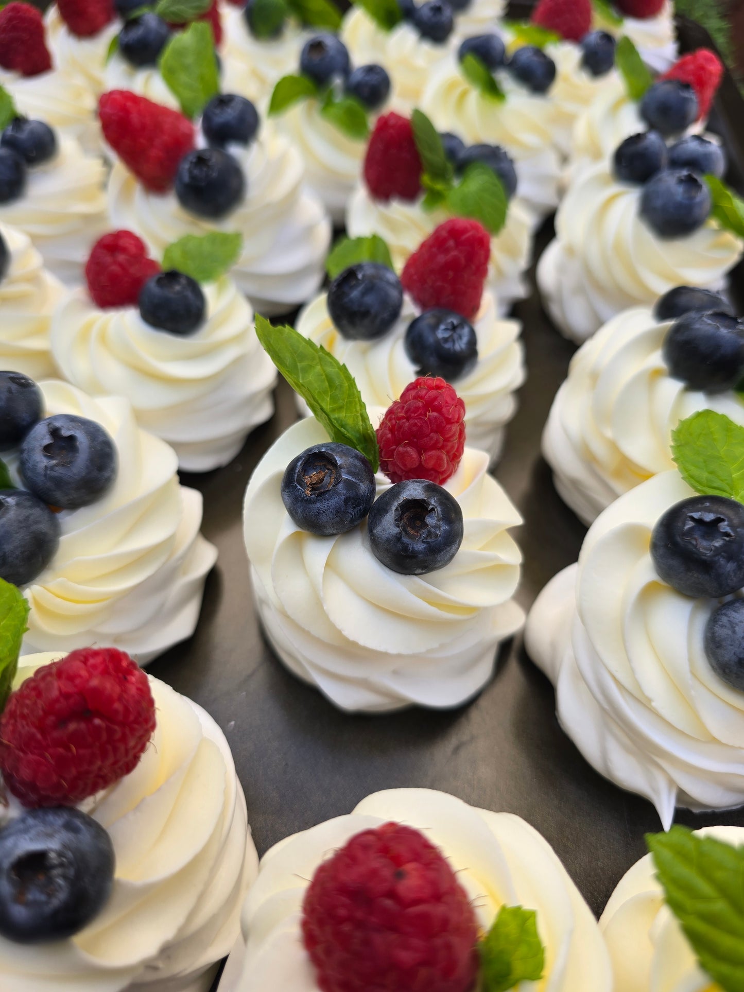 Mini Pavlovas (Best Seller)